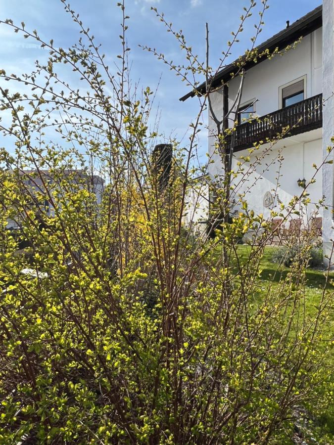 Aparthotel Parsberg Lferstl Bagian luar foto