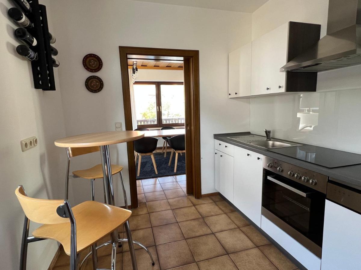Aparthotel Parsberg Lferstl Bagian luar foto