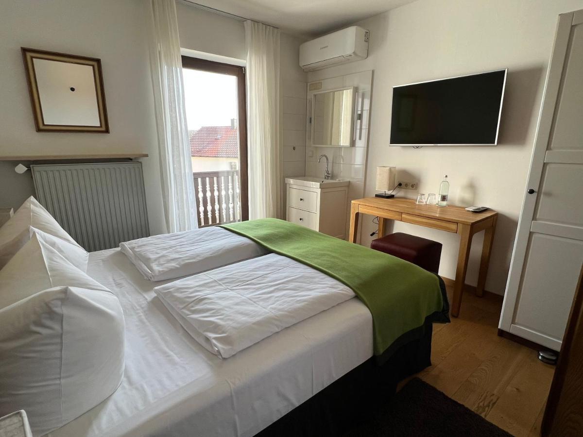 Aparthotel Parsberg Lferstl Bagian luar foto