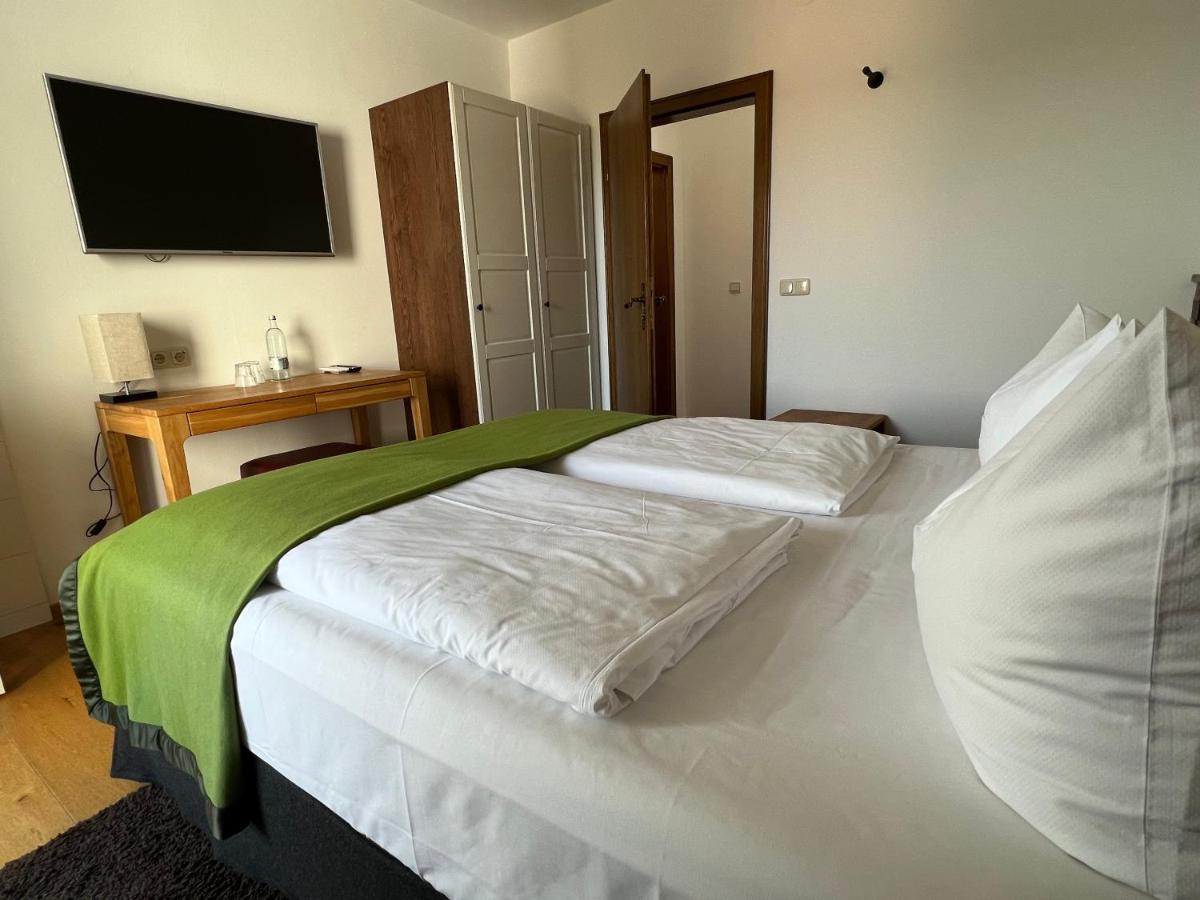 Aparthotel Parsberg Lferstl Bagian luar foto