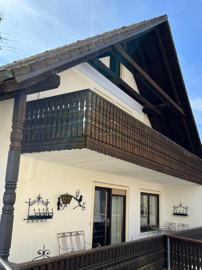 Aparthotel Parsberg Lferstl Bagian luar foto
