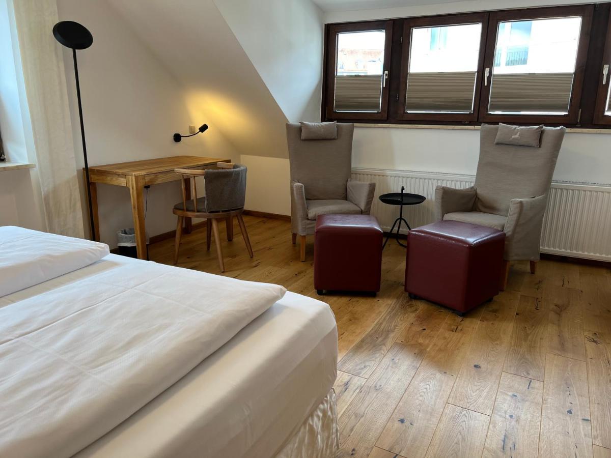 Aparthotel Parsberg Lferstl Bagian luar foto